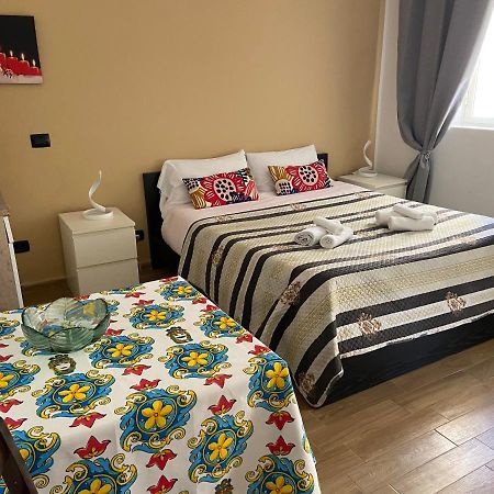 ホテルRent House A Casa Mia パレルモ エクステリア 写真