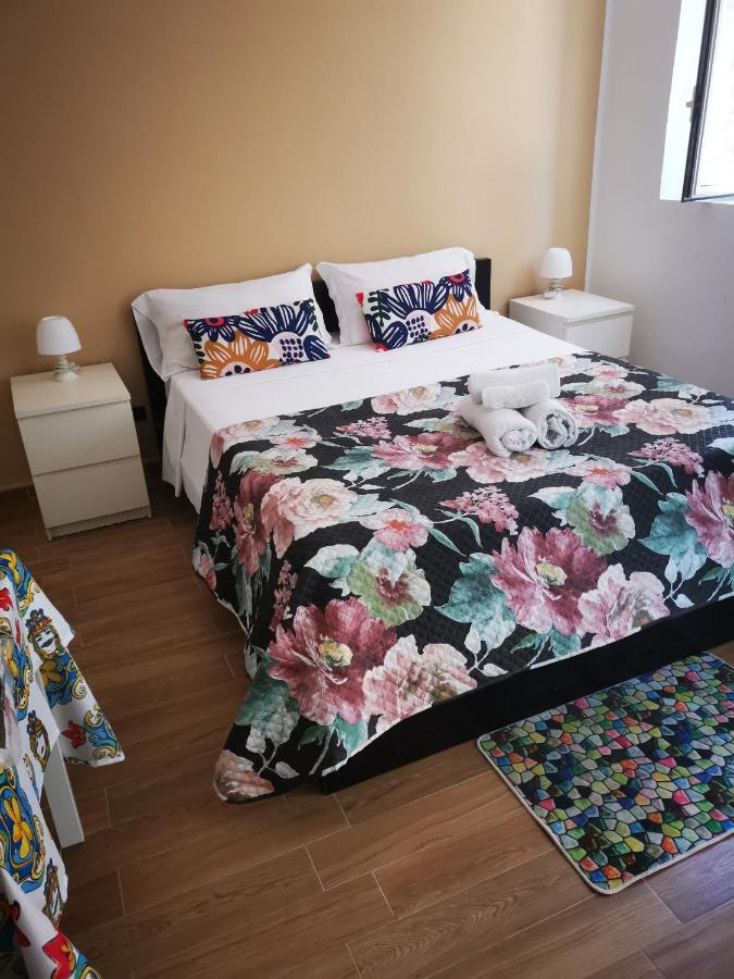 ホテルRent House A Casa Mia パレルモ エクステリア 写真