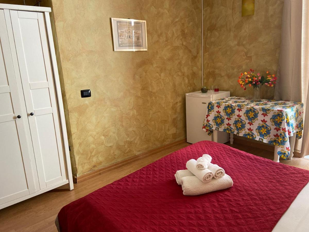 ホテルRent House A Casa Mia パレルモ エクステリア 写真